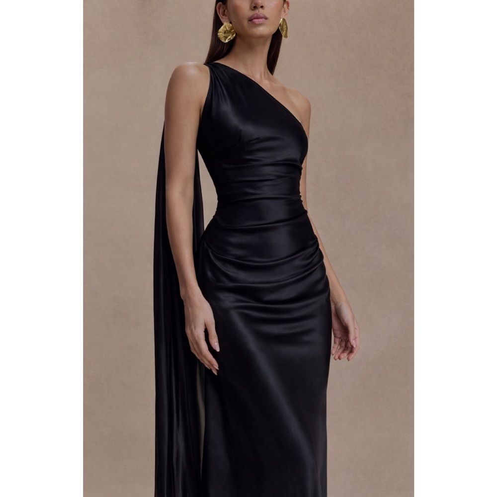 BCBGMaxAzria | Black One-Shoulder Briar Satin Maxi Gown w/ Side Slit ~ NWT US 4 - Picture 2 of 11